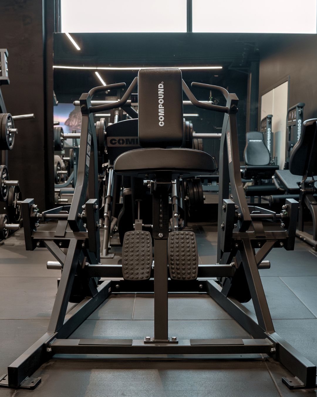 ISO Row Machine - Commercial Plate Loaded | Compound Fitness Australia ...